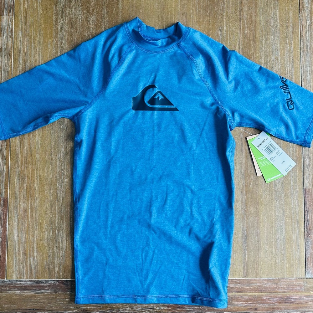 Quicksilver sun rash guard